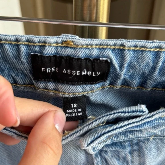 NWOT Free Assembly Light Blue Distressed Jeans | 18 - Picture 4 of 9